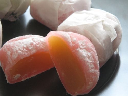 幻の小豆とも言われる原料に白小豆を使用した姫路の定番和菓子。5個入り680円（税込）