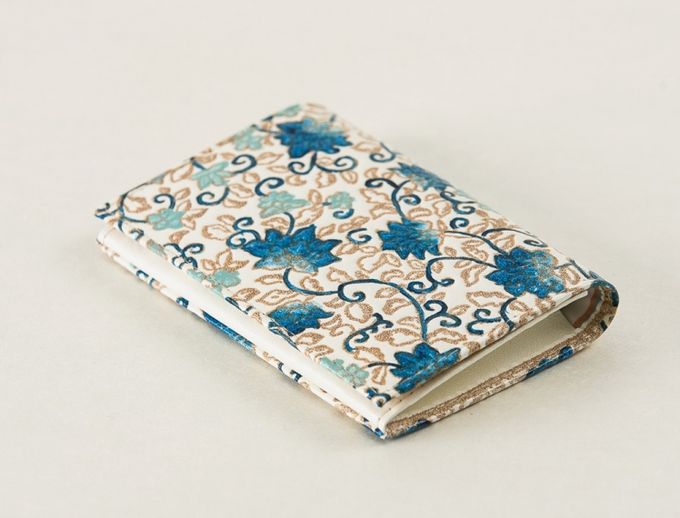 白さと強さが特徴の白くなめした牛革で作られる姫路革細工。3024円(税込)