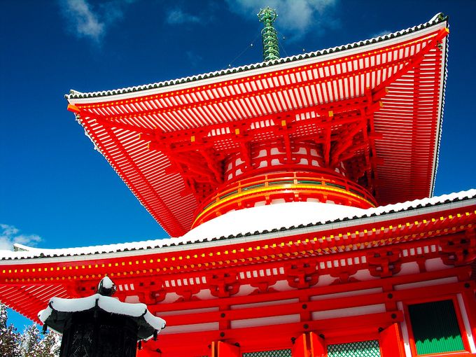 高野山真言宗の聖地で、比叡山と並ぶ仏教都市です。関西屈指のおすすめパワースポット、高野山は、大事を成す前に訪れると良いとされています。